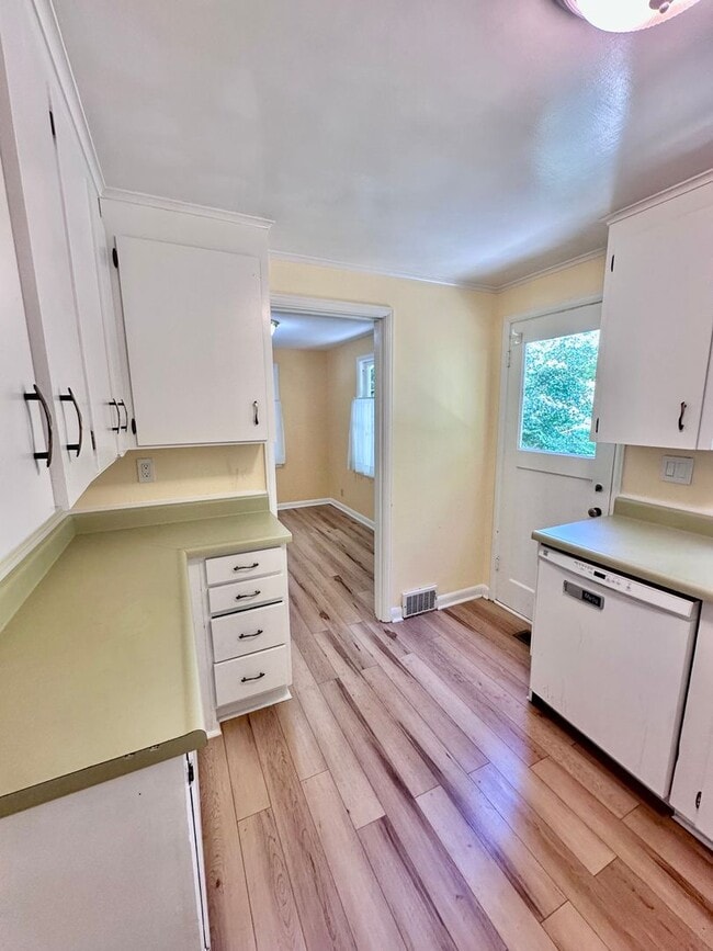Photo - 2302 NE 94th St