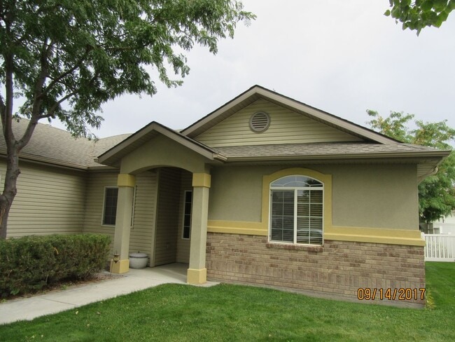 Building Photo - 1970 Canyon Trail Way