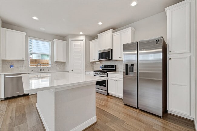 Photo - 3103 Little Gem Ln