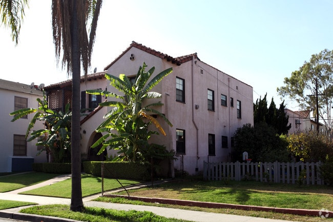 Building Photo - 827 Belmont Ave Rental