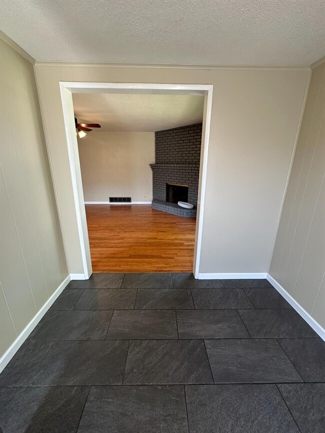 Photo - 3220 E Holland Ave