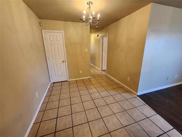 939 Baker St