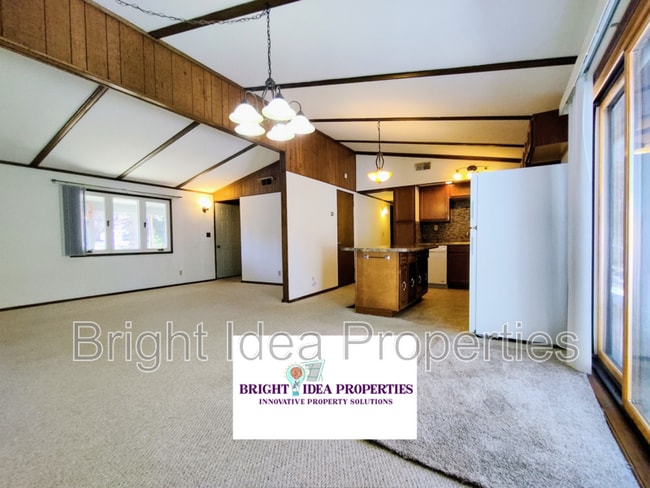 Photo - 304 Lake May 12 Rd