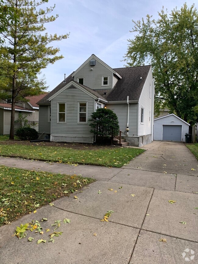 Building Photo - 2505 Dahle St Rental