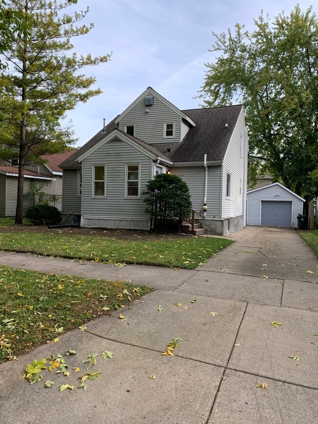 Photo - 2505 Dahle St House