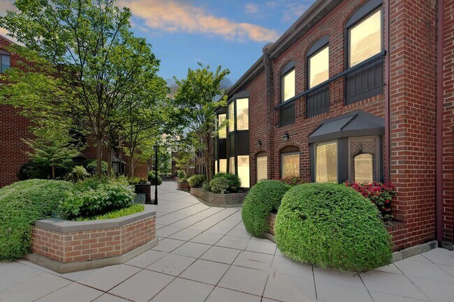 Photo - 1008 Paper Mill Ct NW