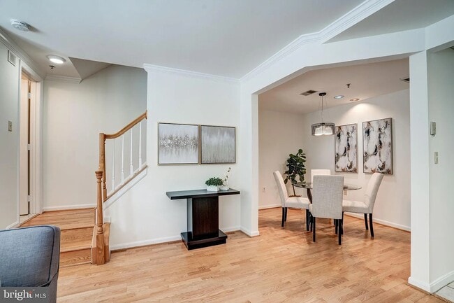 Photo - 2411 20th St NW Unidad 10