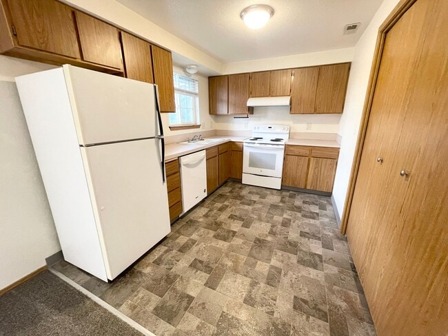 Photo - Beautiful 2 Bedroom 1 Bath Apartment- Close to BSU Unit 202