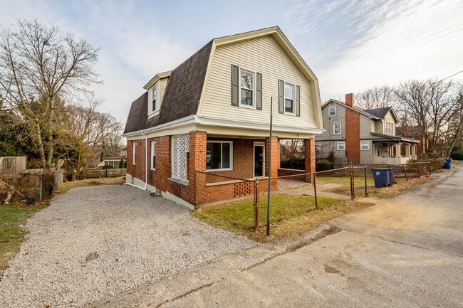 Building Photo - Start the New Year in a new home! This FULLY RENOVATED 3-bedroom in Penn Hills is ready and waiti...