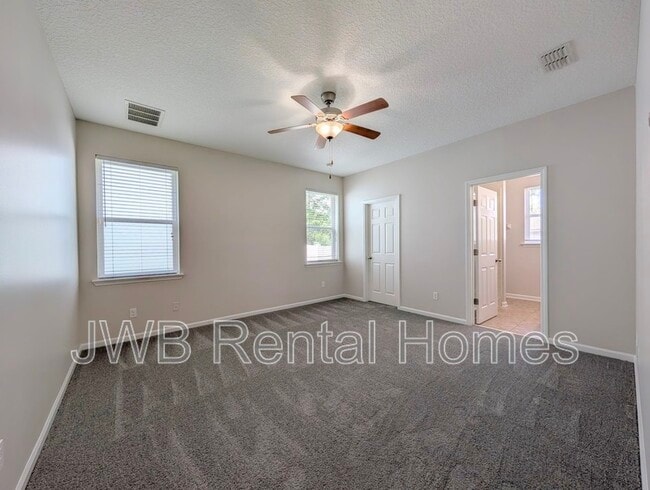 Photo - 94 Carlson Ct