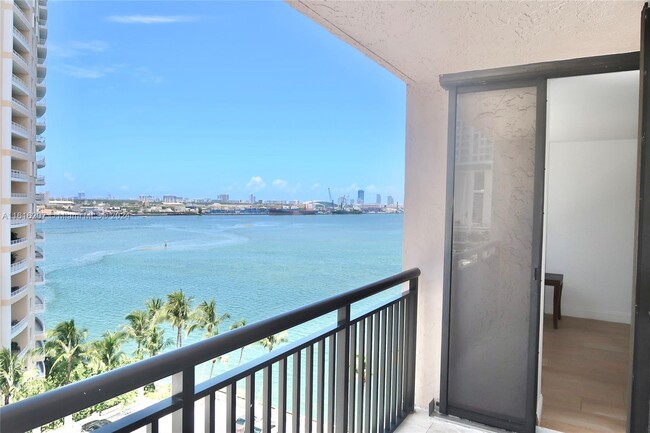 Photo - 540 Brickell Key Dr Unidad 1124 Rental