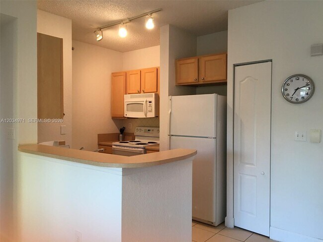 Photo - 6001 SW 70th St Unit 335
