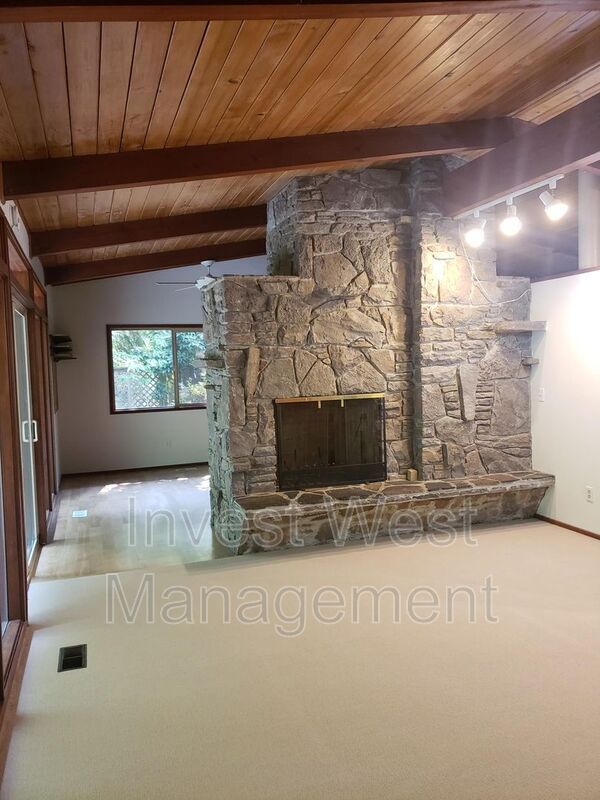 Photo - 5916 NW Bernie Dr