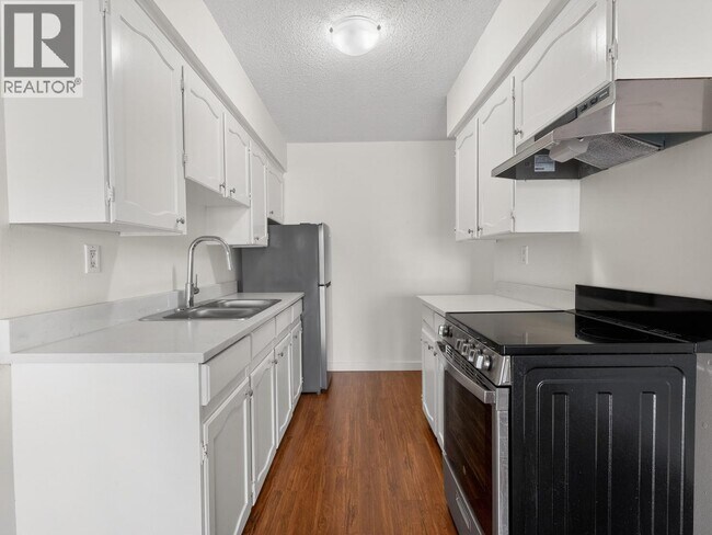 170 W 4th St Unit 310