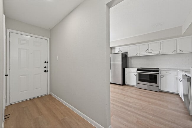 Photo - 427 Hollyvale Dr Unidad 12