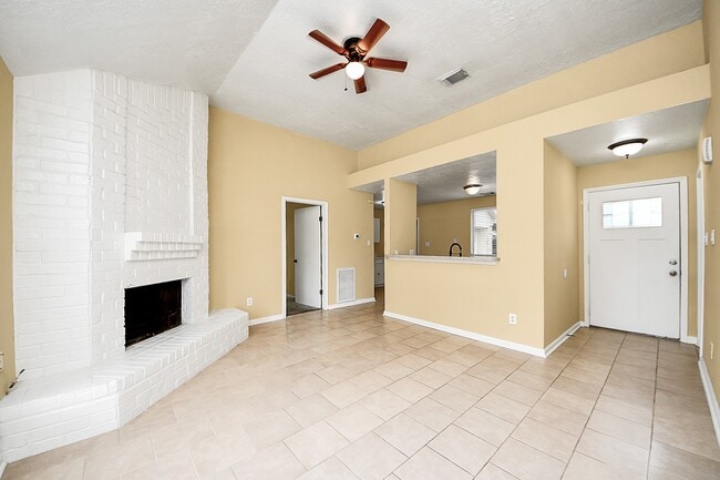 Photo - 2614 Village Cir Dr