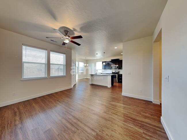 Photo - 378 E Sicily Dr