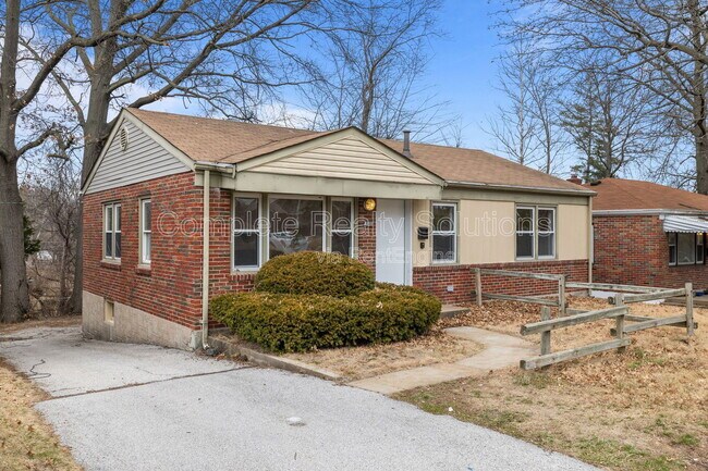 Building Photo - 231 Emerling Dr