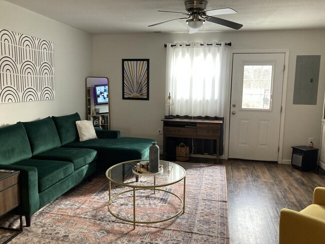 Photo - Laurel Flats LLC.