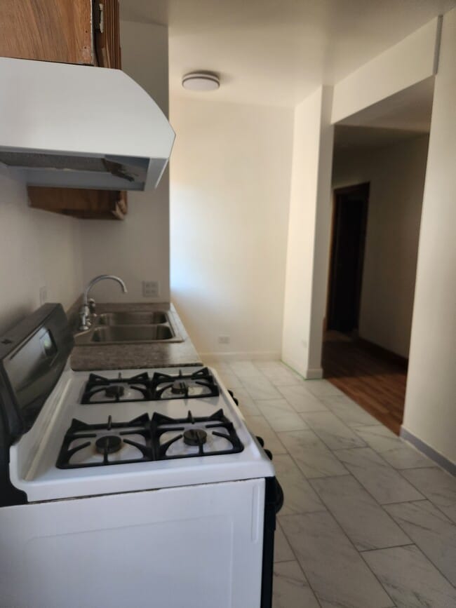 Photo - 4328 N Kenmore Ave