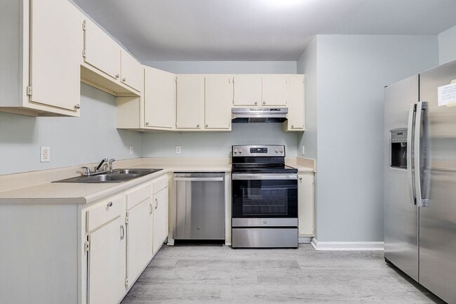 Photo - Charming 2BR Duplex with Spacious Yard in Springfield