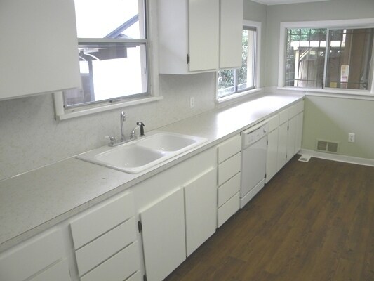 Photo - Adorable home with nice amenities!  yard, carport, Walk to shops & Bus!