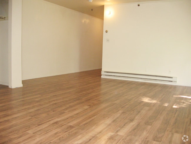 Building Photo - 641 S Woodward St Rental