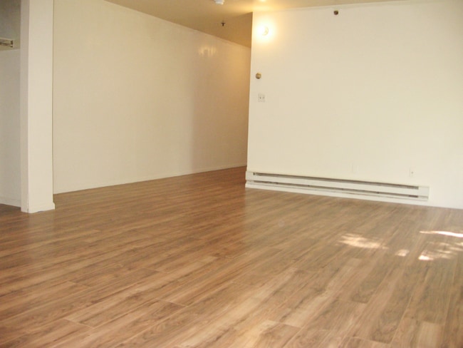 Photo - 641 S Woodward St Apartment