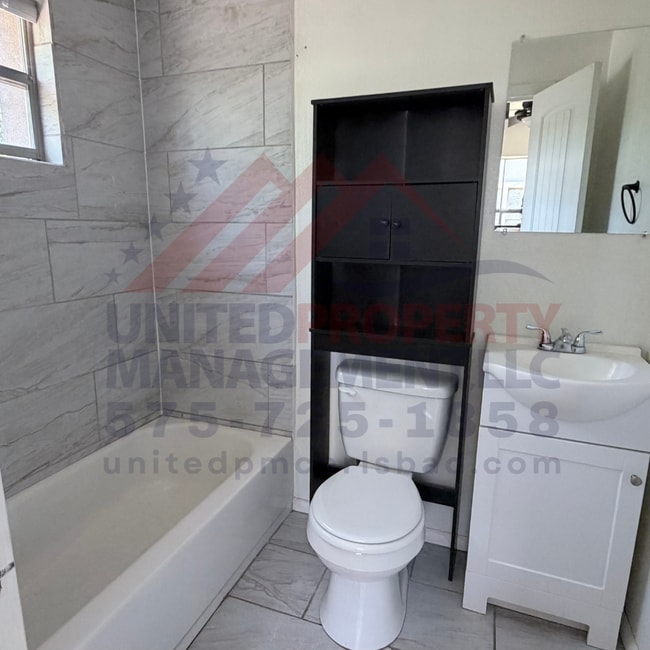 Photo - 504 W Tansill St Unidad B