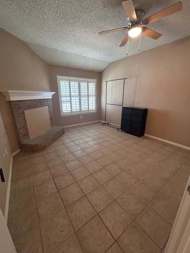 Building Photo - 1011 Windymeadow Ln Unit 3