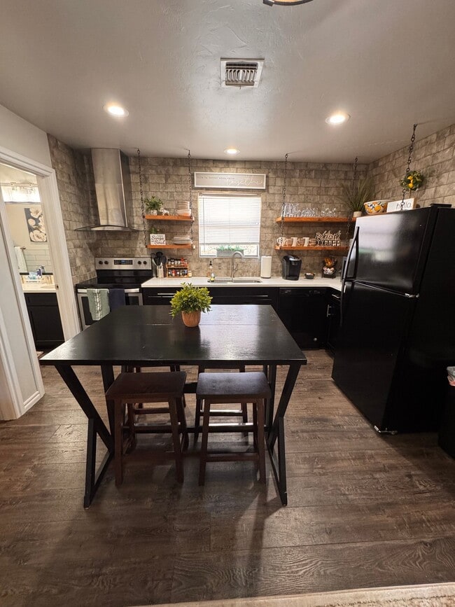 Photo - 1207 W Gore Blvd Unit 18