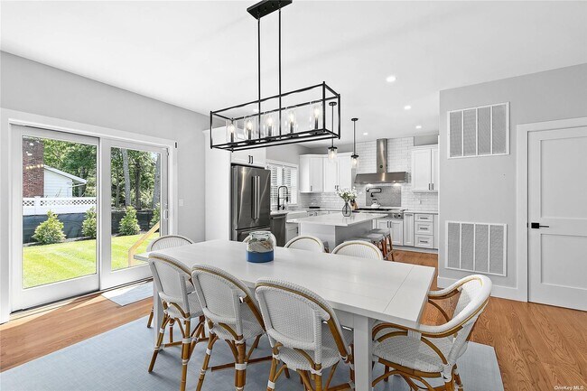 Photo - 55 Squires Ave