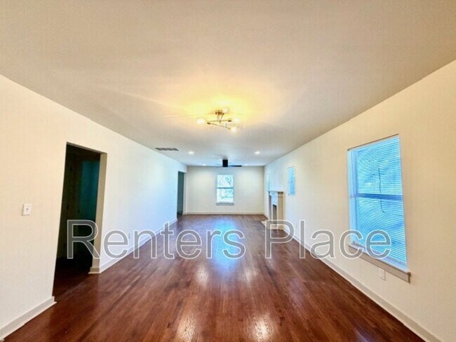 Photo - 1425 N Denver Ave