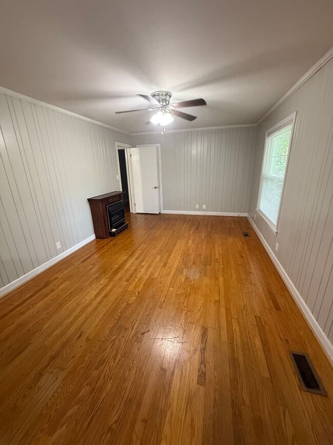 105 Lone Oak Dr