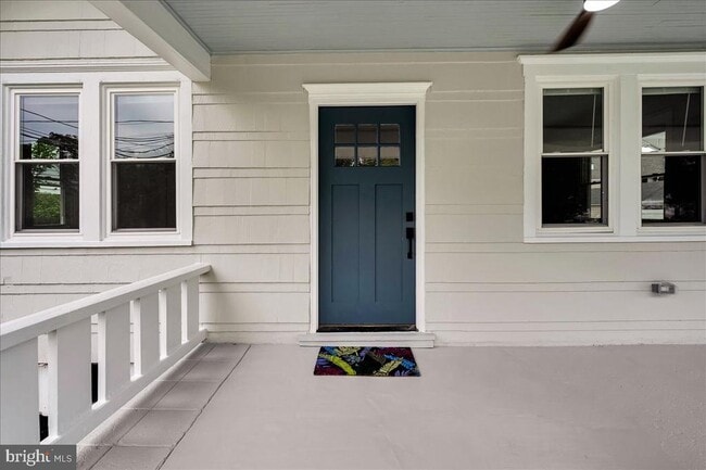 Photo - 315 E Christian St House