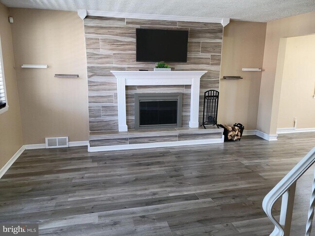 Photo - 2867 Cushing Rd