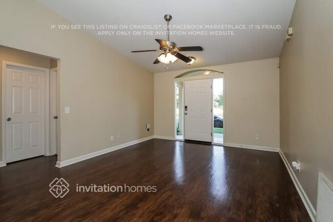 Photo - 1661 New London St