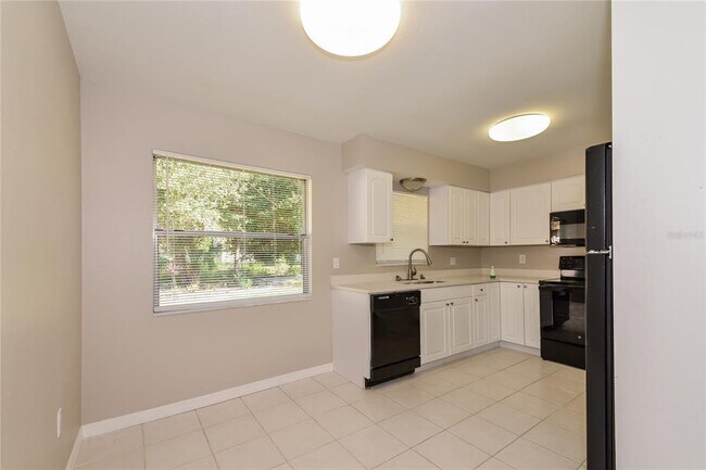 Photo - 2006 4th Ave W