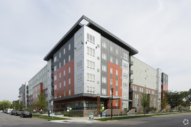 Building Photo - Radius Student Living Rental