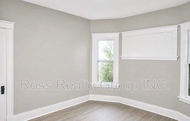 Photo - 702 Boalt St Unit Downstairs