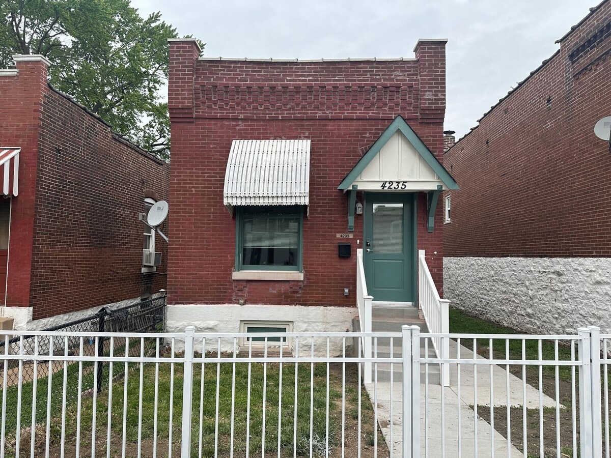 Newly Renovated Single Family Home In The Grove - Newly Renovated Single Family Home In The Grove
