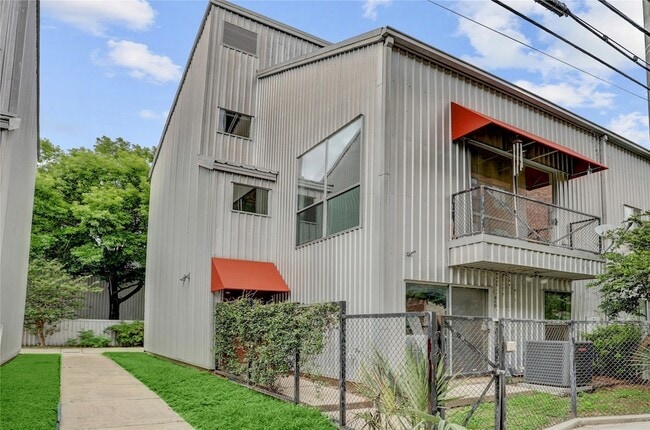 Building Photo - 910 Ruthven St