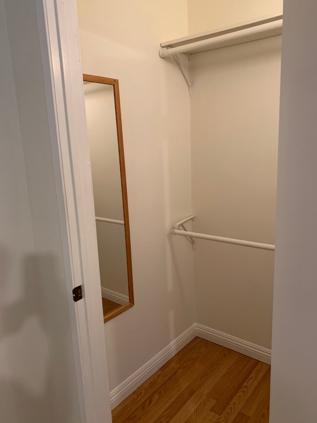 Photo - 1909 N Hollywood Way