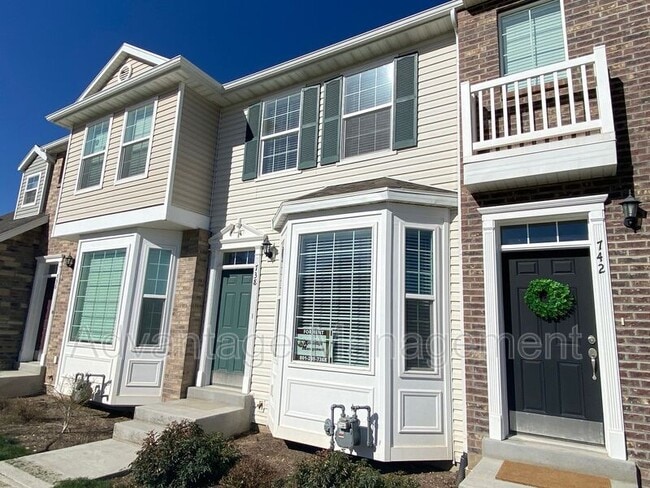 Building Photo - 738 N 150 E St