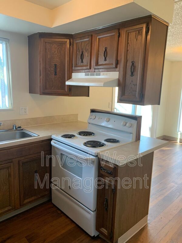 Photo - 3331 NE 57th Ave