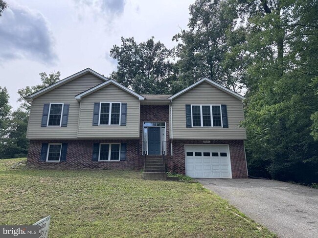 Photo - 23047 Gunston Dr
