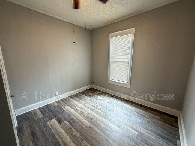 Photo - 626 New