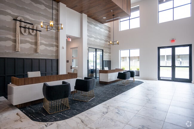 Oficina de arrendamiento - Lenox at The Grid