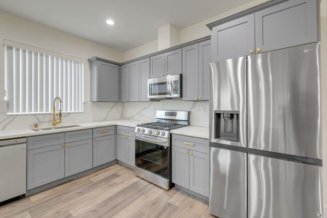 Photo - 4 Bed / 4 1/2 Bath Townhome in Sawtelle Unidad 11619