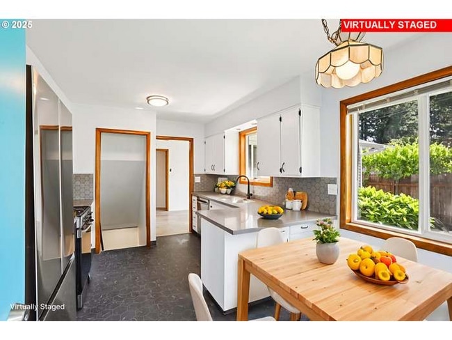 Photo - 10925 NE Skidmore St